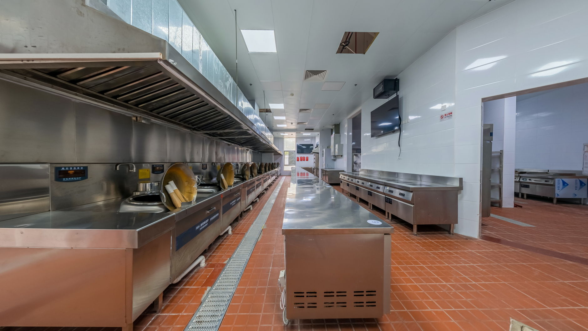 Fortis Hospital kitchen